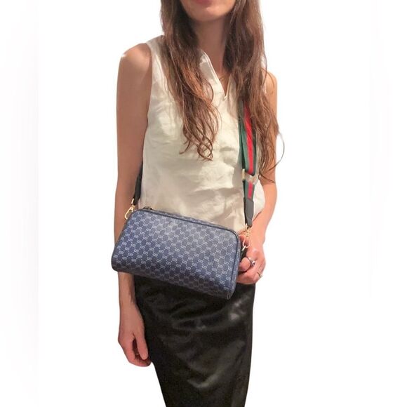 Gucci Black Leather Interior with Gold Logo - Picture 9 of 9